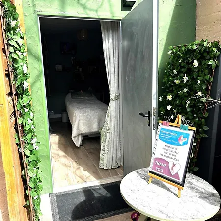 Boutique At Casa Grande Bed & Breakfast *